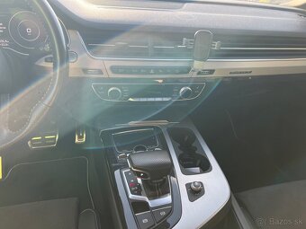 AUDI Q7 2020 S-line 210 KW FULL VÝBAVA - 11