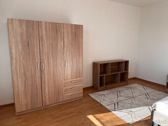 Prenájom slnečný 2 izbový byt s krásnym výhľadom v Lučenci - 11