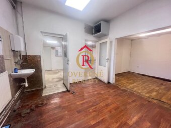 Na prenájom sklad 1474 m² s nakladacími rampami a kancelársk - 11