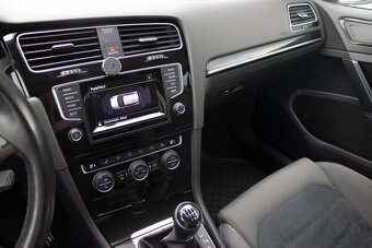 Volkswagen Golf 7 2.0 TDI (110 kW) vo výbave Highline - 11