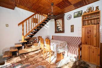 Rod. dom s mega miestnosťou (bar, krb, posedenie), Pohorelá - 11