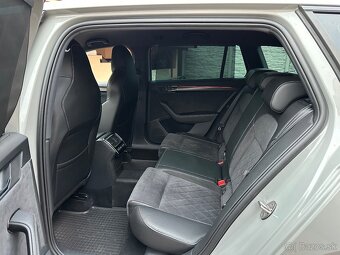 Škoda Superb Combi 2.0 TSI 200kW Sportline 4x4 DSG - 11