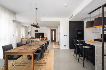 Chorvátsko, krásna vila druhý rad pri mori. - 11