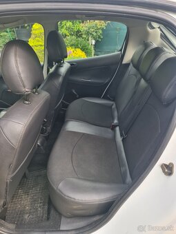Peugeot 206  1,4 benzín - 11