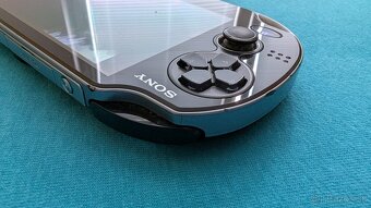 PS Vita 1100 crystal black - 11