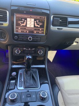 Predam Touareg 4.2 tdi V8 exluzive - 11