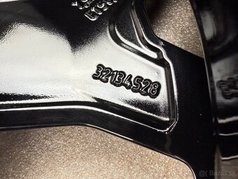 Originál zimní R19 kolesa Volvo XC40 / V90 Cross Country - 11