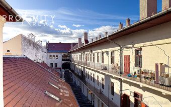 Elegantný historický byt s jedinečnou atmosférou a veľkoryso - 11