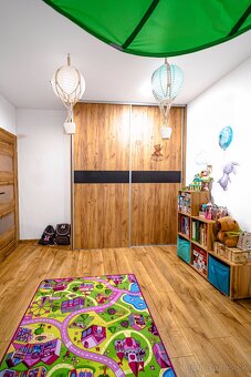 NADČASOVÝ MODERNÝ RODINNÝ DOM - 11