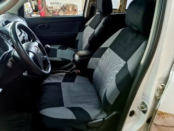Hladá sa ukradnutá TOYOTA HILUX - 11