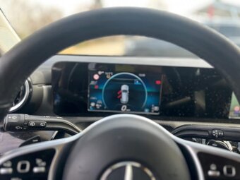 CLA SHOOTING BRAKE 200D FULL - 11