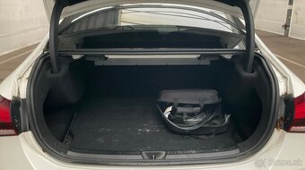 Mercedes benz A 250e - 11