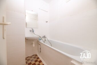 NA PREDAJ I 2-IZBOVÝ TEHLOVÝ BYT S BALKÓNOM, DLHÉ HONY - 11