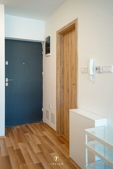 1,5 izbový zariadený byt, predzáhradka, parkovanie, RAJKA - 11