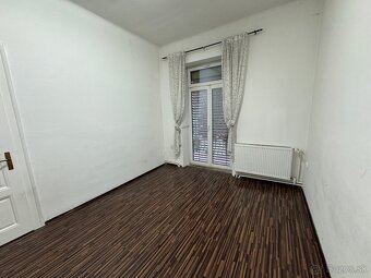 PREDAJ – Rodinný dom s veľkým potenciálom priamo v centre P - 11