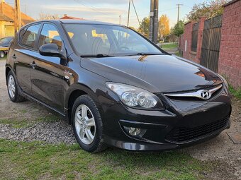 Hyundai i30 1.6 CRDi Facelift mod. 2011 Nová STK SK ŠPZ - 11