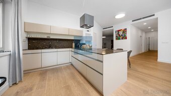 Exkluzívny rezidenčný skvost na hradnom vrchu – Luxusný 4-iz - 11