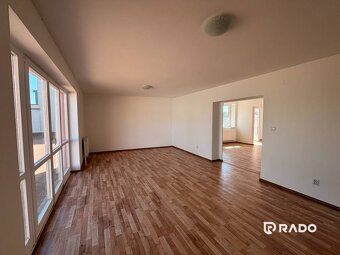 RADO | 6-izbový rodinný dom s pozemkom 2218m2  | Horňany - 11