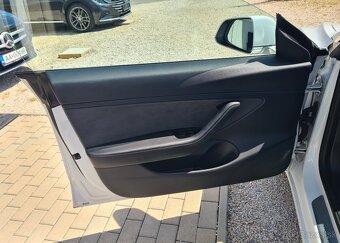 TESLA MODEL 3 LONG RANGE AWD - 11