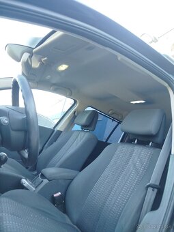 Renault Megane grandtour 2.0 dCi - 11