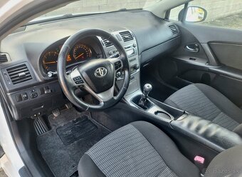 Toyota Avensis Combi 2.0l D-4D Luna - 11