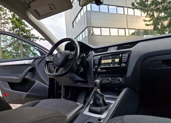 Škoda Octavia Combi 1.6 TDI 110k Business R.V.2016. - 11
