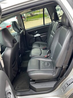 Volvo XC90 4.4 V8 232kW 4x4 = 7 miest, A/T, Navi, Top Stav = - 11