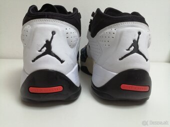 JORDAN - 11