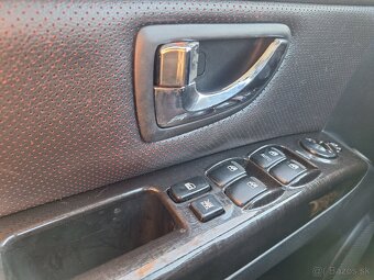 KIA SORENTO 2,5CRDI 4X4 AUTOMAT KLÍMA ŤAŽNÉ 3,5T - 11