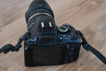 Nikon d5100 s AF objektivom 18 - 200 macro - 12tisic cvak. - 11