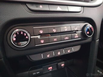 KIA CEED SW 1,5 T-GDI SILVER SILVER PACK - 11
