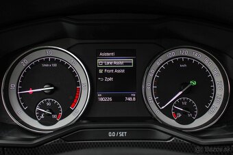 Škoda Superb Combi Sportline 2.0 140kW 4x4 DSG - 11