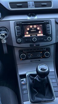 Volkswagen Passat B7 1.6 TDI - 11
