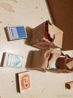 predam stare zapalkove krabicky igelitky, plechove krabicky - 11