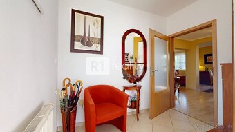 Luxusný, zariadený rodinný dom s garážou / Lodenica Piešťany - 11