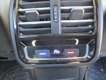 VW PASSAT 2,0TDI 110KW HIGHLINE DSG GPS 2017 - 11