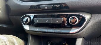 HYUNDAI i30 1,4benzin - 11