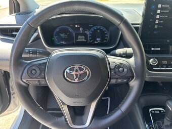 Toyota corolla hybrid - 11