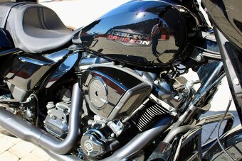 Harley Davidson street glide - 11