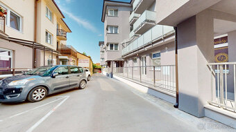 Multifunkčný, bezbariérový priestor v tichej pasáži v centre - 11