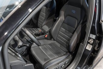 Volkswagen Golf R 2.0 TSI 4MOTION - 11