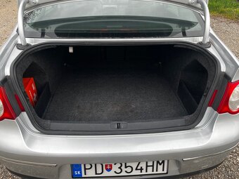 VW Passat B6 sedan, 2.0 TDi 103kw - 11