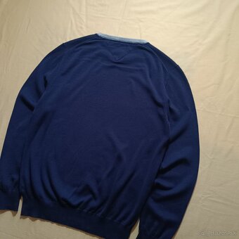 Tommy Hilfiger modrý tenký sveter svetrík s veľkým logom S/M - 11