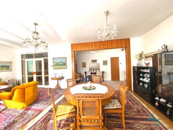 Vila, 6 i, aj pre dve rodiny, na firmu , so záhradou  v cent - 11