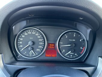 BMW e90 325D 145kW, koža, bixenon, navi - 11