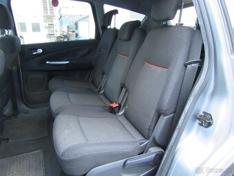 Ford S-Max - 11