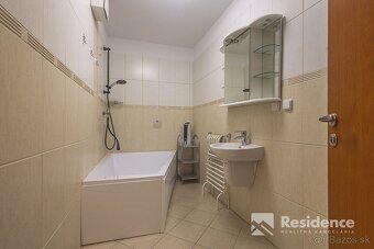 Na predaj - 3-izbový byt priamo v centre Liptovského Mikuláš - 11