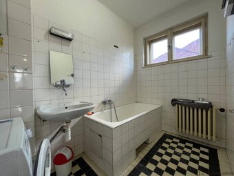 Na predaj rodinný dom v pôvodnom stave, pozemok 686 m2, Škol - 11