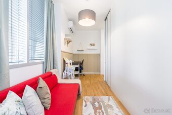 PONUKA: veľký, moderný 3-izbový byt pri Kuchajde. - 11