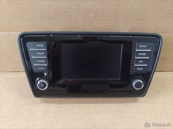 autorádio Octavia 3 - displej, čítačka - 11